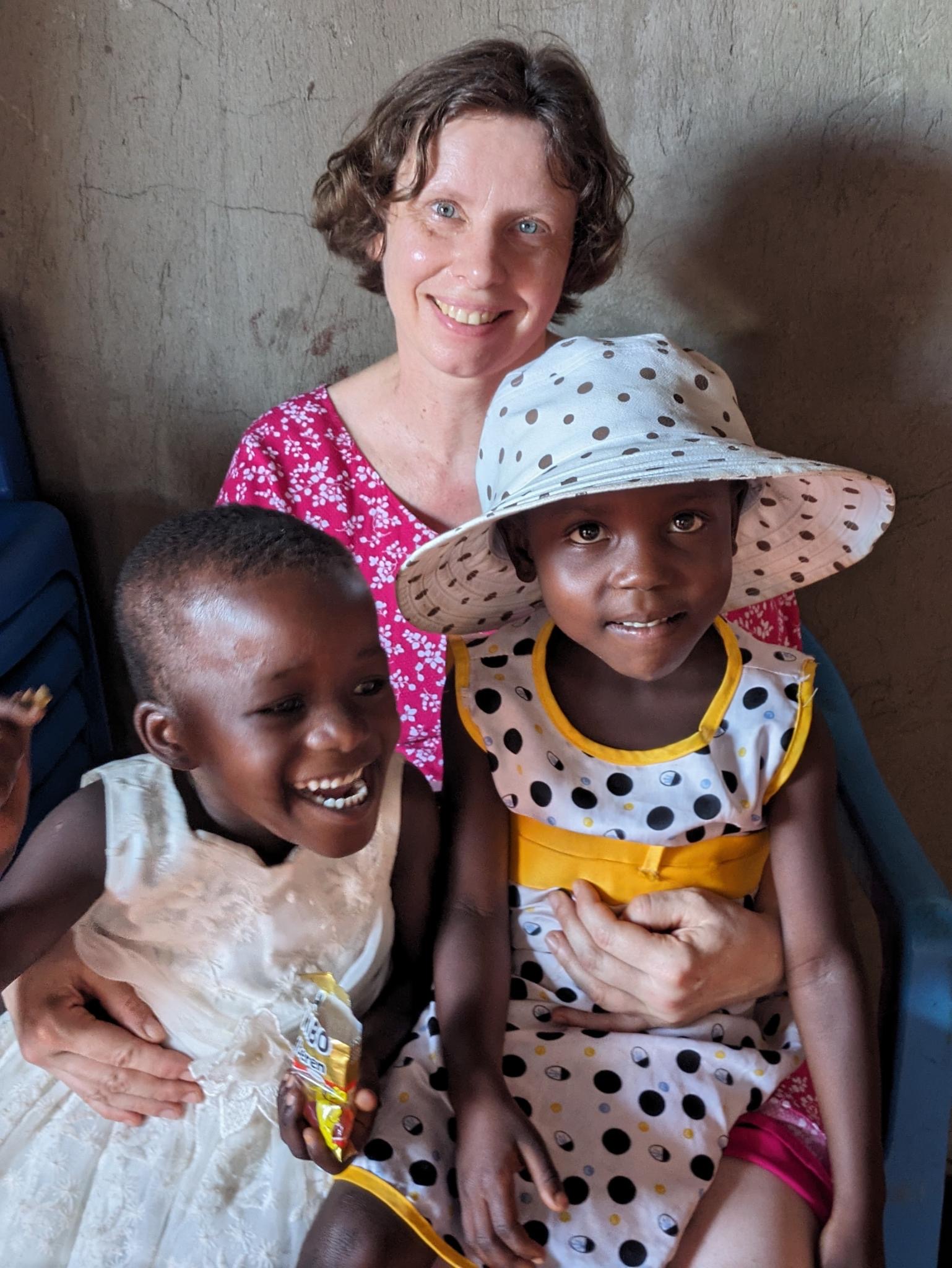 Gemeinsame Zeit mit Kindern in Uganda